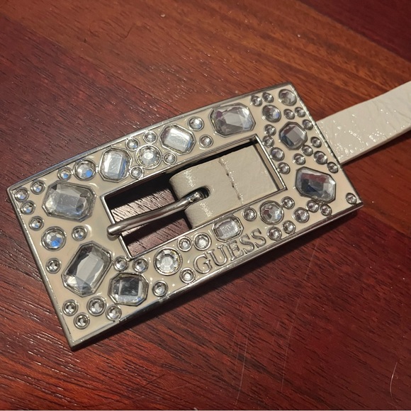 White Bling GUESS Belt Size Medium - Picture 6 of 6